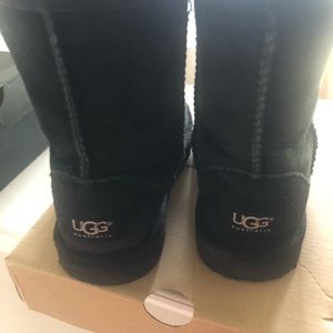 UGG classic short size 1